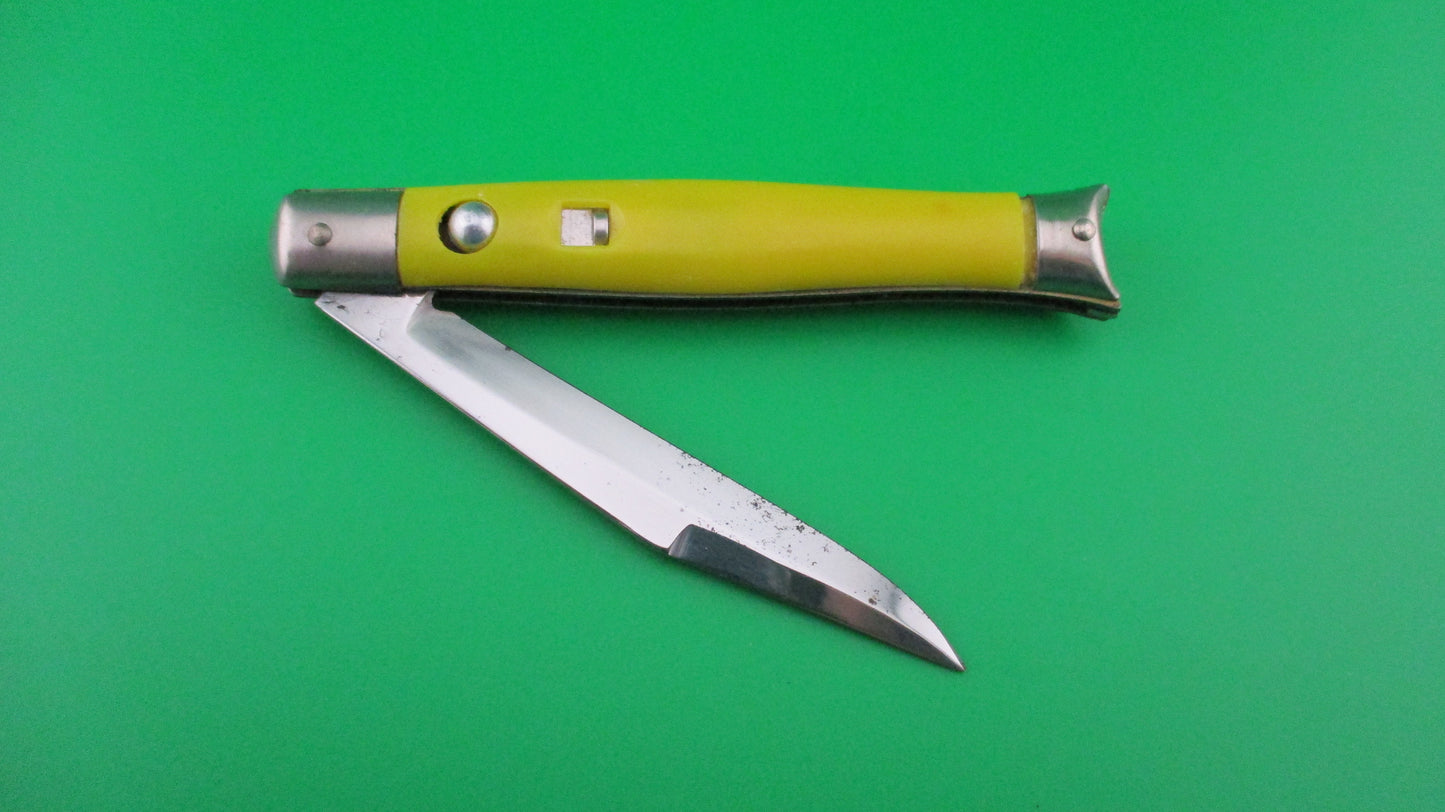 z Colonial SHUR-SNAP Fishtail Yellow late 1950s switchblade knife NOS