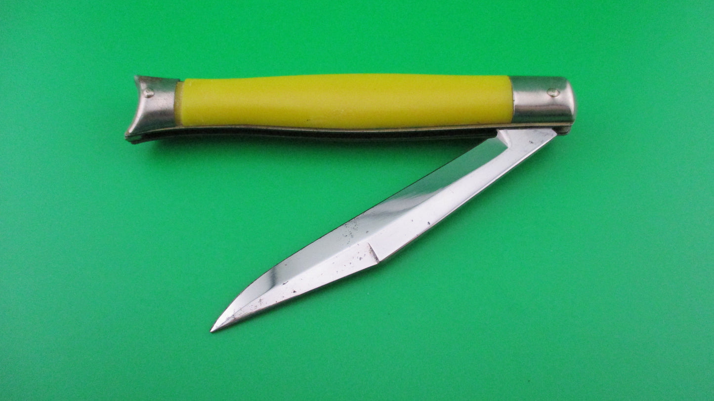 z Colonial SHUR-SNAP Fishtail Yellow late 1950s switchblade knife NOS