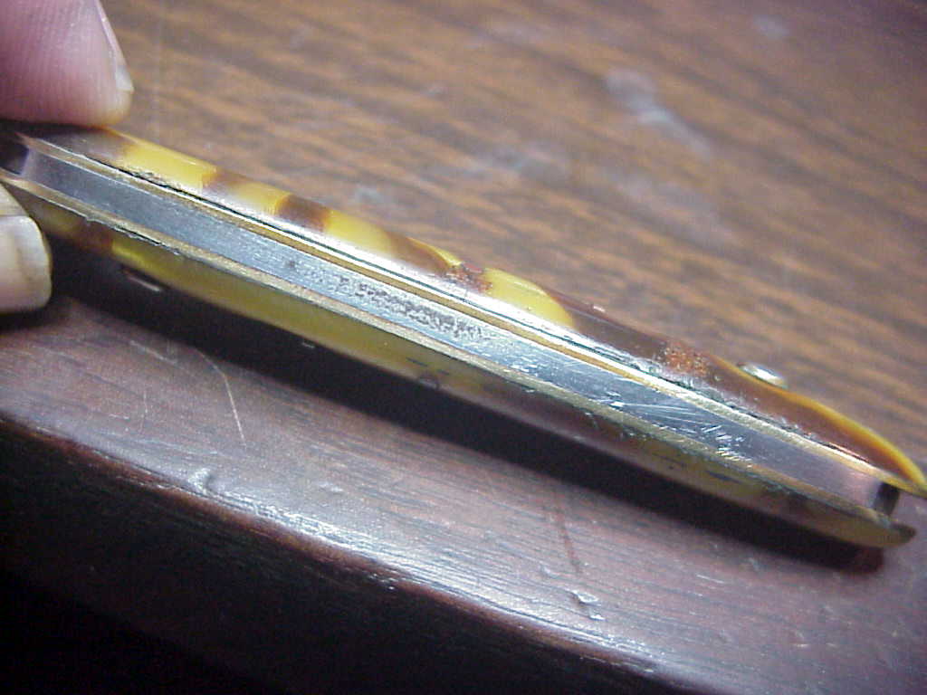 z SCHRADE CUT CO Medium Double Butter & Molasses Early switchblade knife
