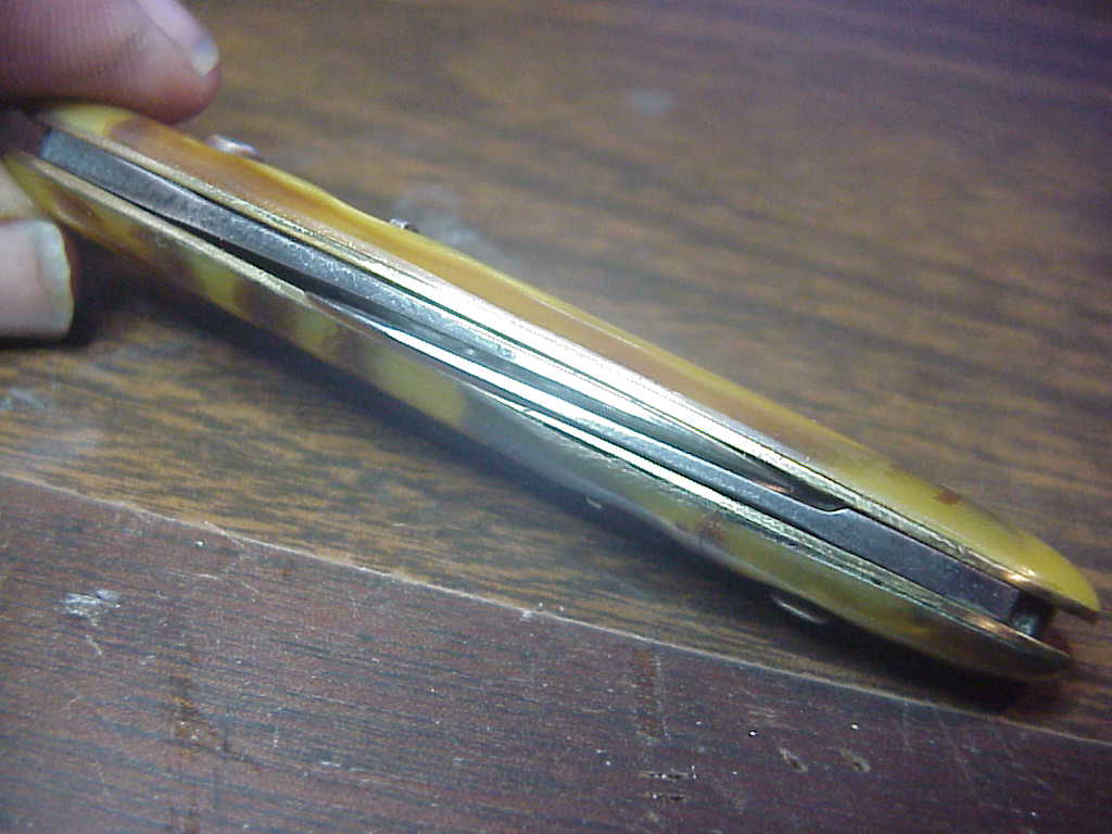 z SCHRADE CUT CO Medium Double Butter & Molasses Early switchblade knife