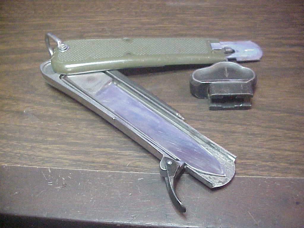 z BUND 26cm German Military Vintage Take Down Gravity knife Green