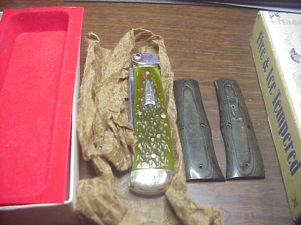 SCHRADE FIRE & ICE lever release green bone automatic knife