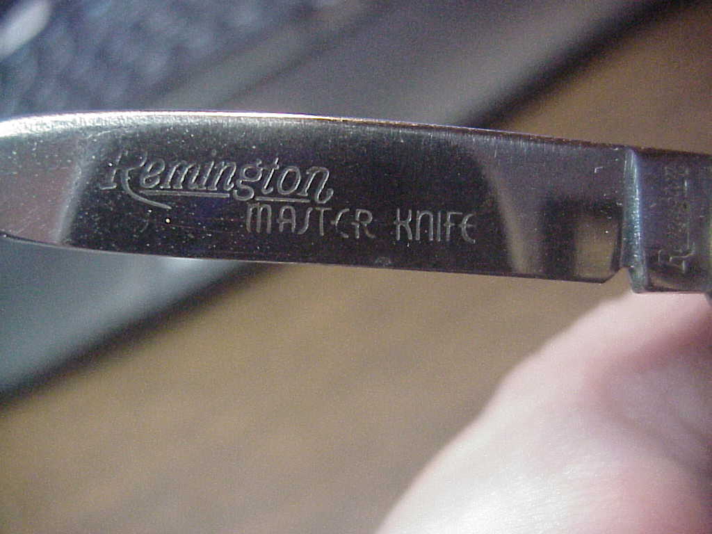 z Remington 8065MW Double Onyx Cell Etched Vintage automatic knife