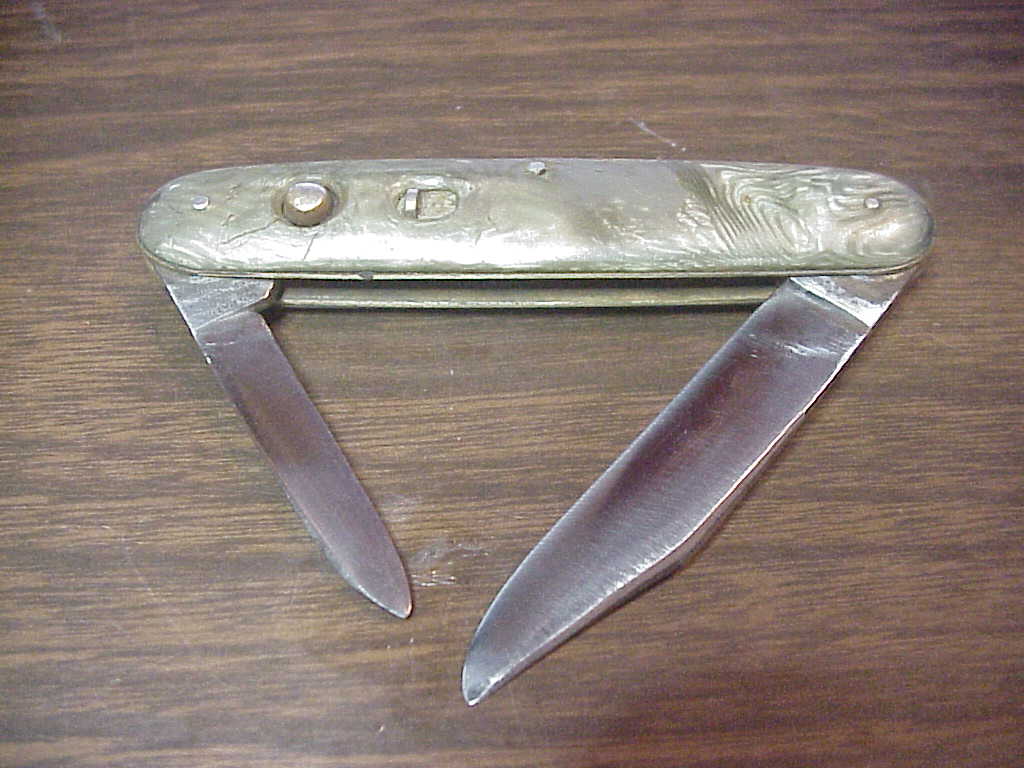 Schrade Walden Large Double Smoked Pearl 750 automatic knife