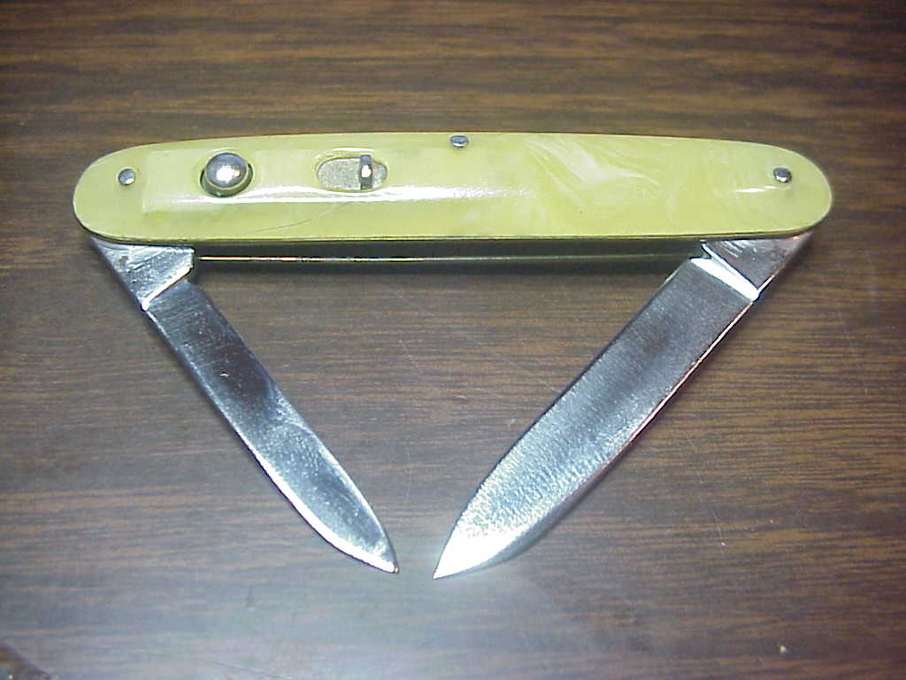 z Remington 8065MW Double Onyx Cell Etched Vintage automatic knife