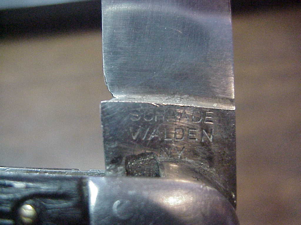 SCHRADE WALDEN 154 Hunter Black Stagged automatic knife