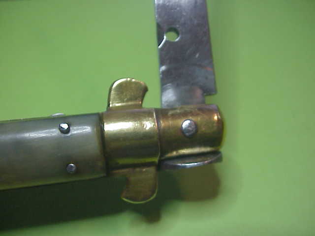 1940s 26cm Italian Brass Flat Guard Picklock Honey & Cream Horn Vintage Automatic knife