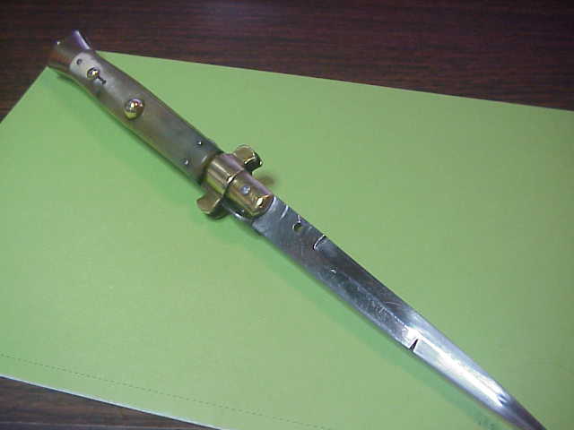 1940s 26cm Italian Brass Flat Guard Picklock Honey & Cream Horn Vintage Automatic knife