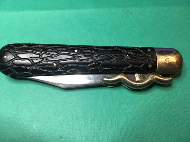 PRESTO Lazy W Folding Guard Hunter Black Worm groove switchblade knife