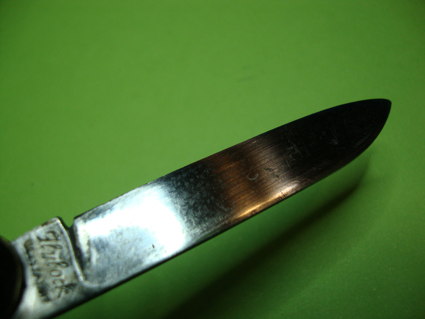 Flylock 3 3/8" Single blade Black waterfall switchblade knife