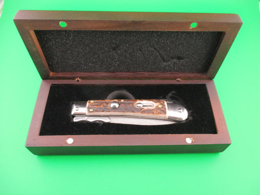 AKC World 19cm Italian Style Medici Damascus & Stag Swing guard automatic knife new wood box