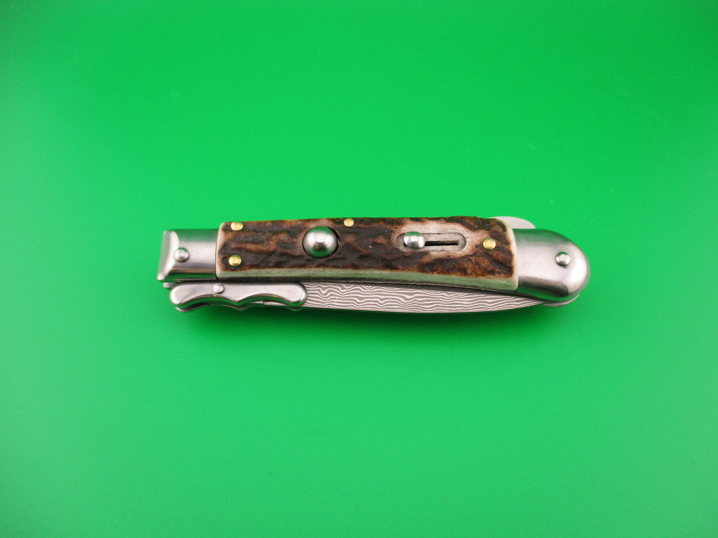 AKC World 19cm Italian Style Medici Damascus & Stag Swing guard automatic knife new wood box