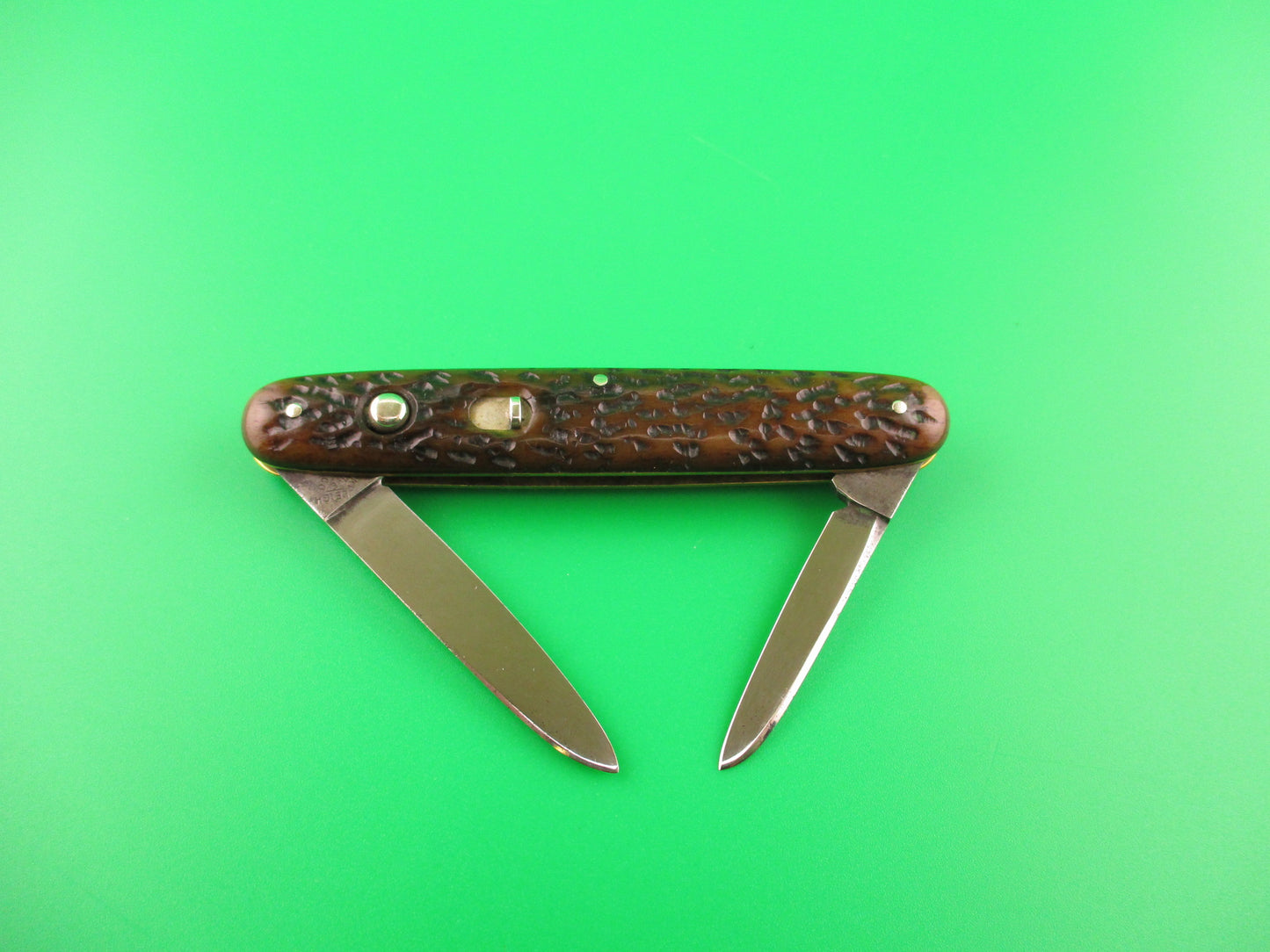 SHAPLEIGH D.E. HDW CO S1ST Medium 3 3/8" double Picked bone automatic knife