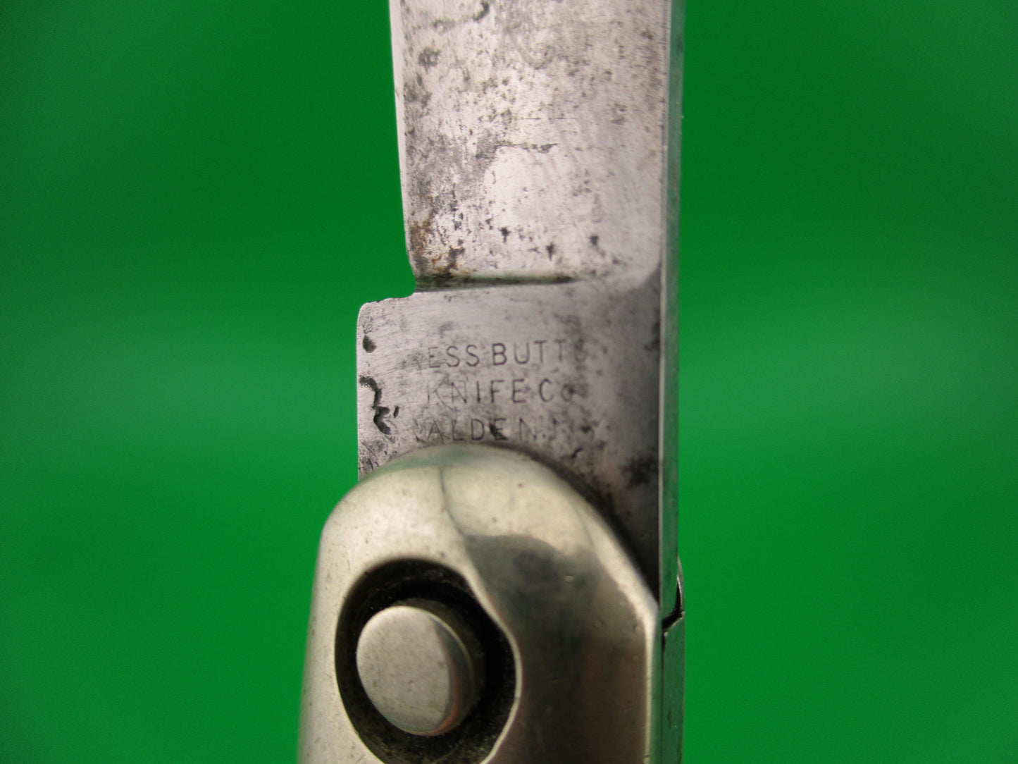 Press Button Knife Co #1000 INVINCIBLE antique switchblade knife w Etch