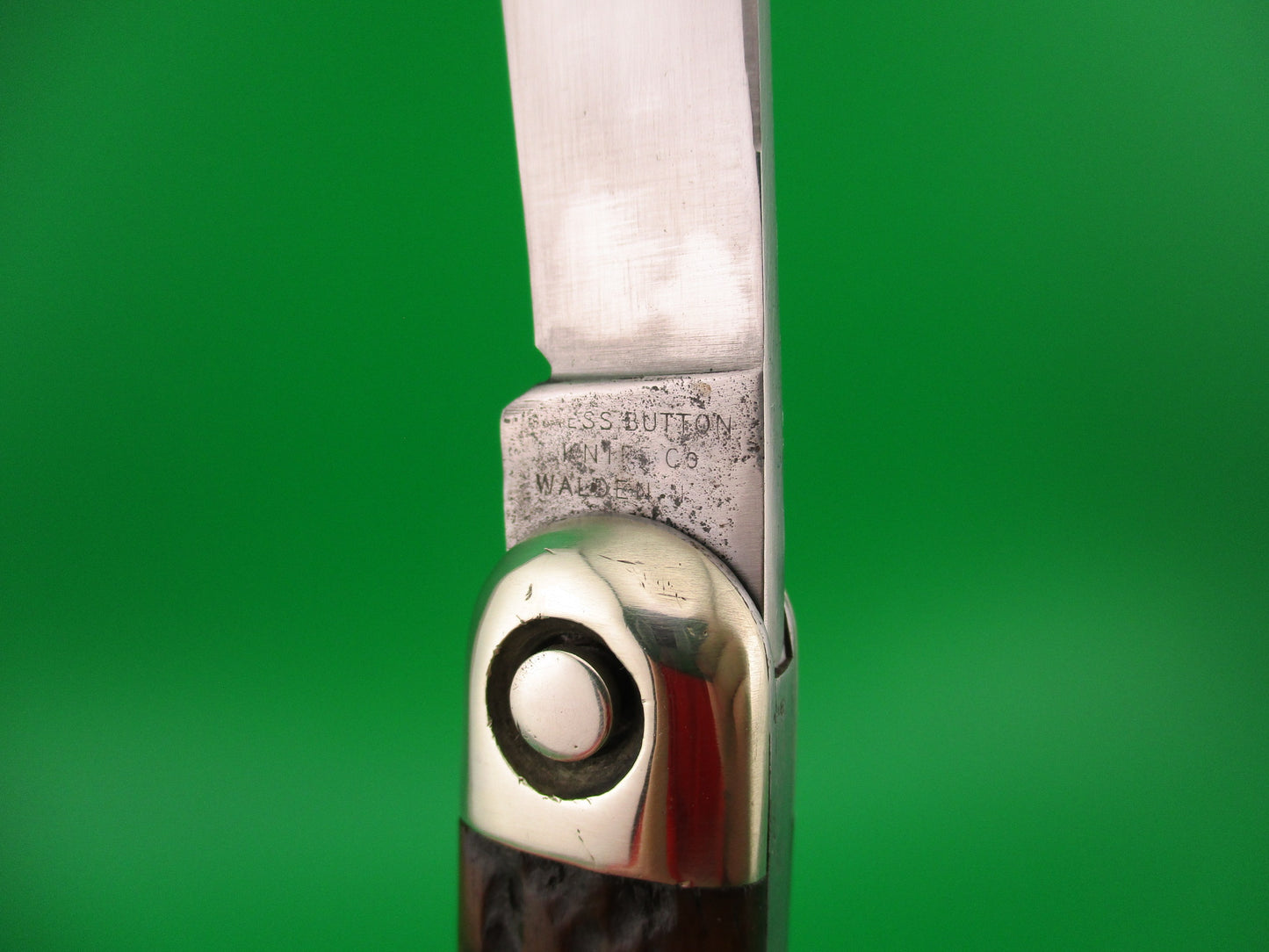 Press Button Knife Co #1000 INVINCIBLE antique bone handled switchblade knife