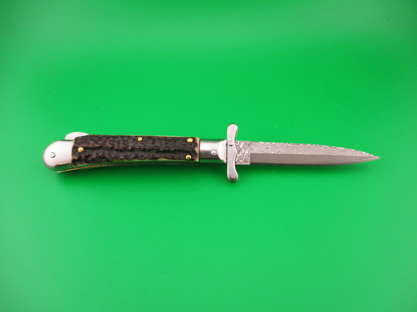 AKC World 19cm Italian Style Medici Damascus & Stag Swing guard automatic knife new wood box