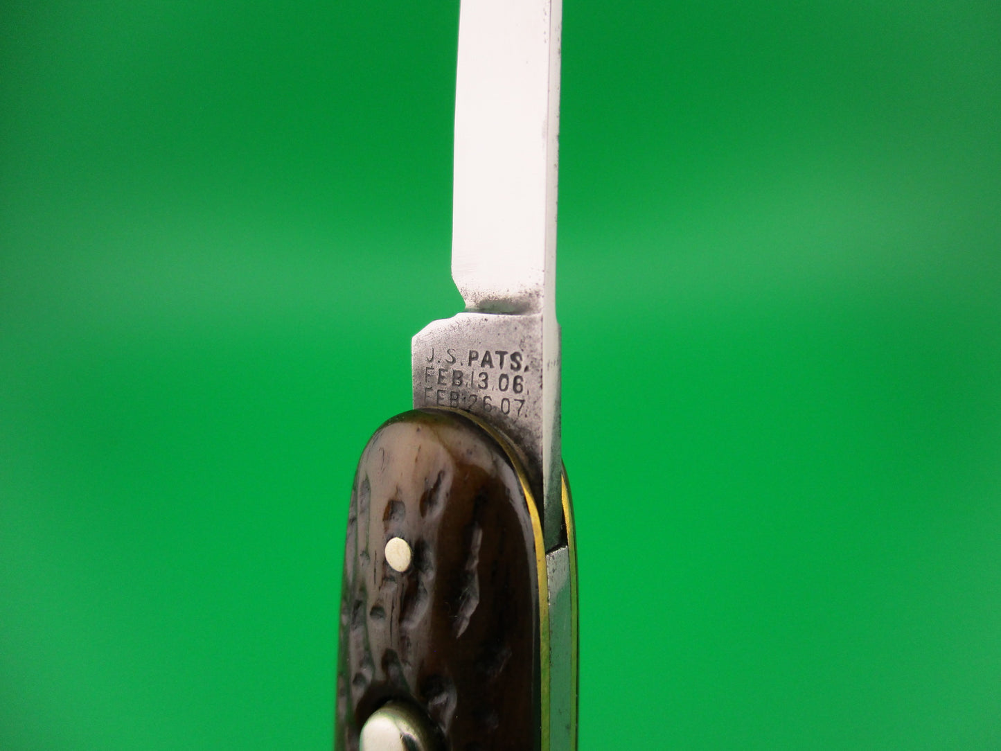 SHAPLEIGH D.E. HDW CO S1ST Medium 3 3/8" double Picked bone automatic knife