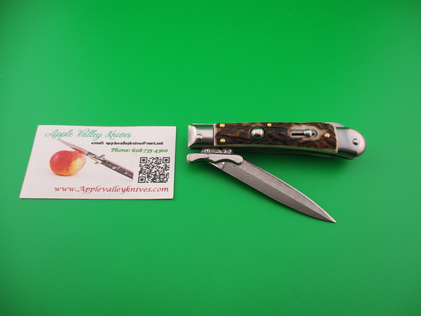 AKC World 19cm Italian Style Medici Damascus & Stag Swing guard automatic knife new wood box