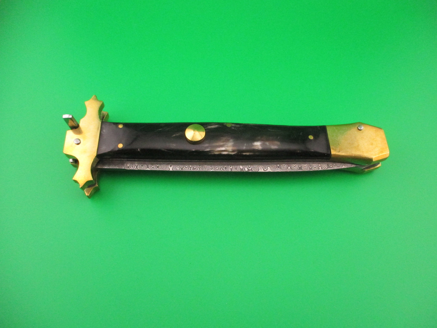 Custom Medieval 34cm Damascus Dagger Brass bolster horn Hand Made Automatic knife