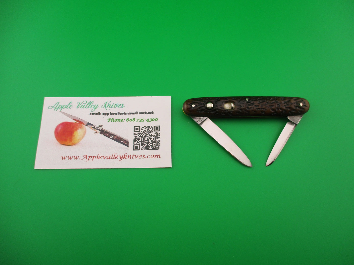 SHAPLEIGH D.E. HDW CO S1ST Medium 3 3/8" double Picked bone automatic knife