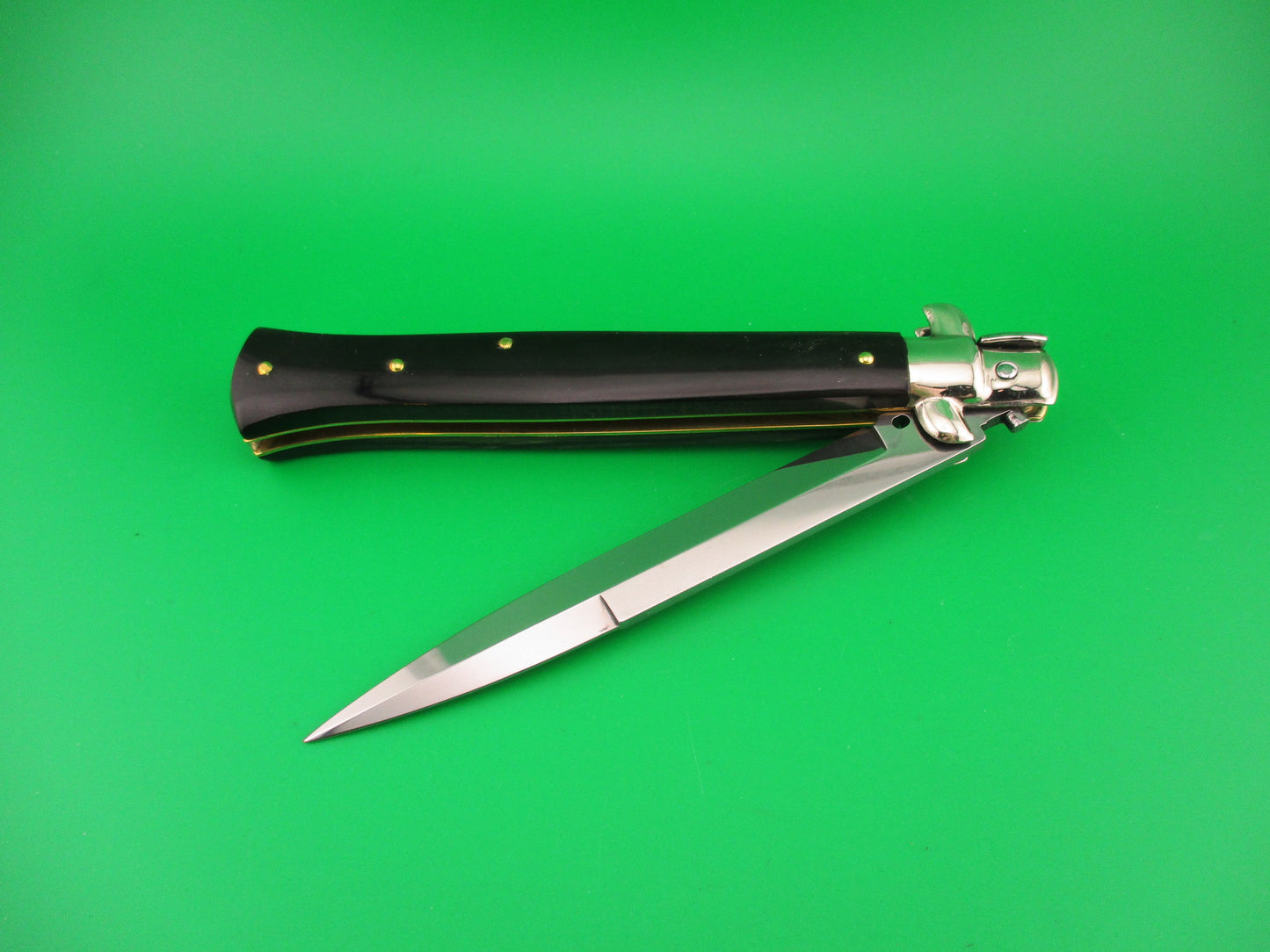 Frank B Italy 28cm Italian Fantail Swivel bolster Dark horn automatic knife