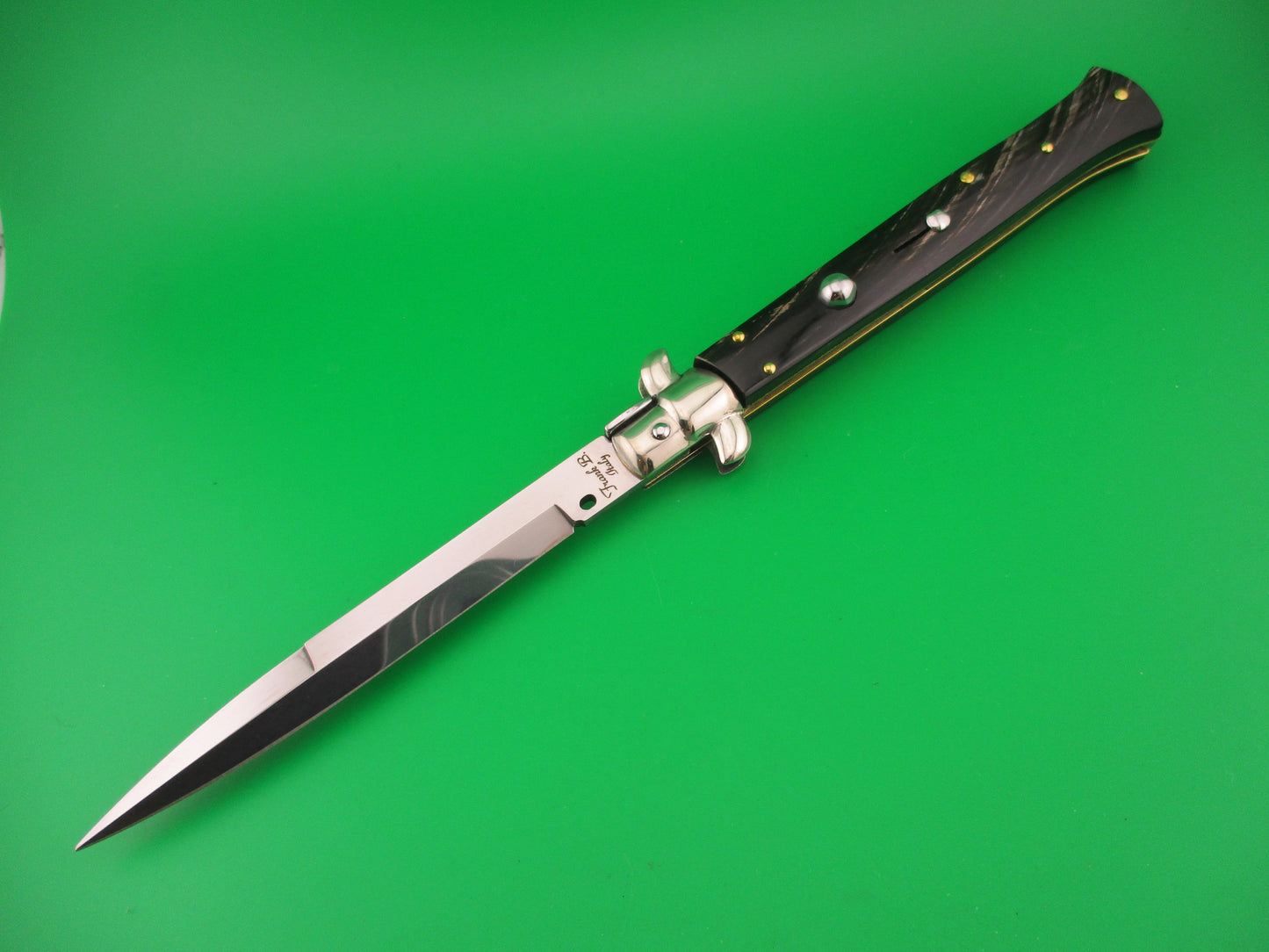 Frank B Italy 28cm Italian Fantail Swivel bolster Dark horn automatic knife