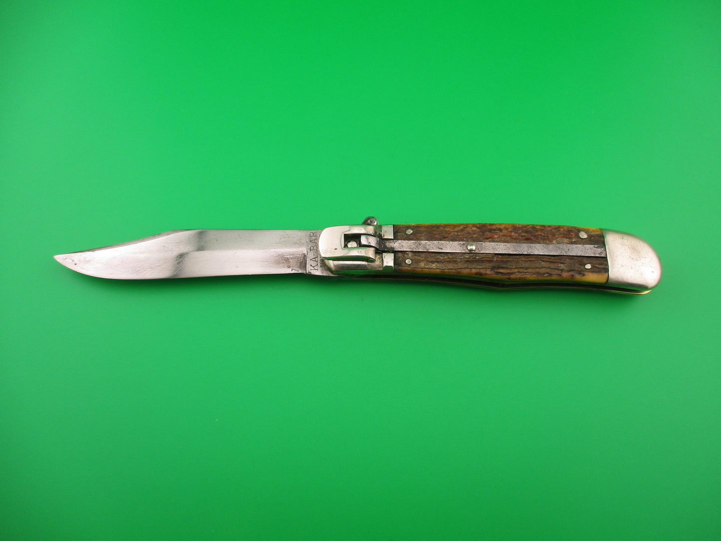 KA-BAR #21105 Lever Stag 1940s vintage switchblade knife