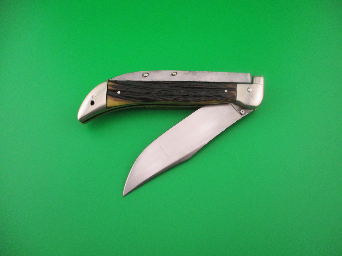 KaBar Large Grizzly Stag #2179 Vintage switchblade knife made USA