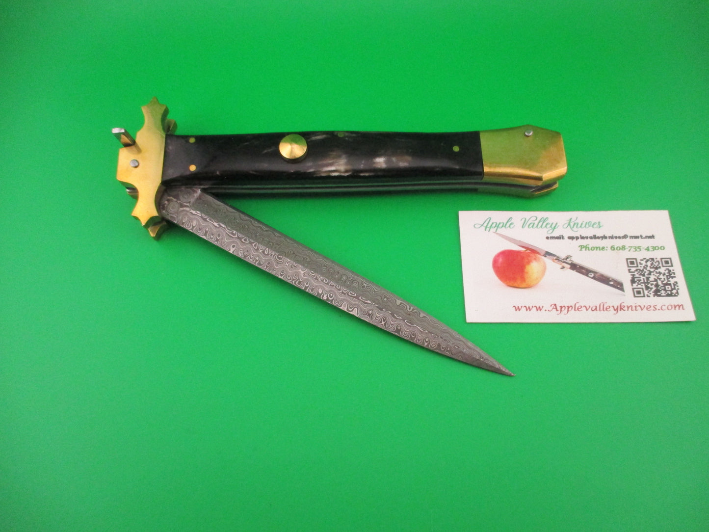 Custom Medieval 34cm Damascus Dagger Brass bolster horn Hand Made Automatic knife