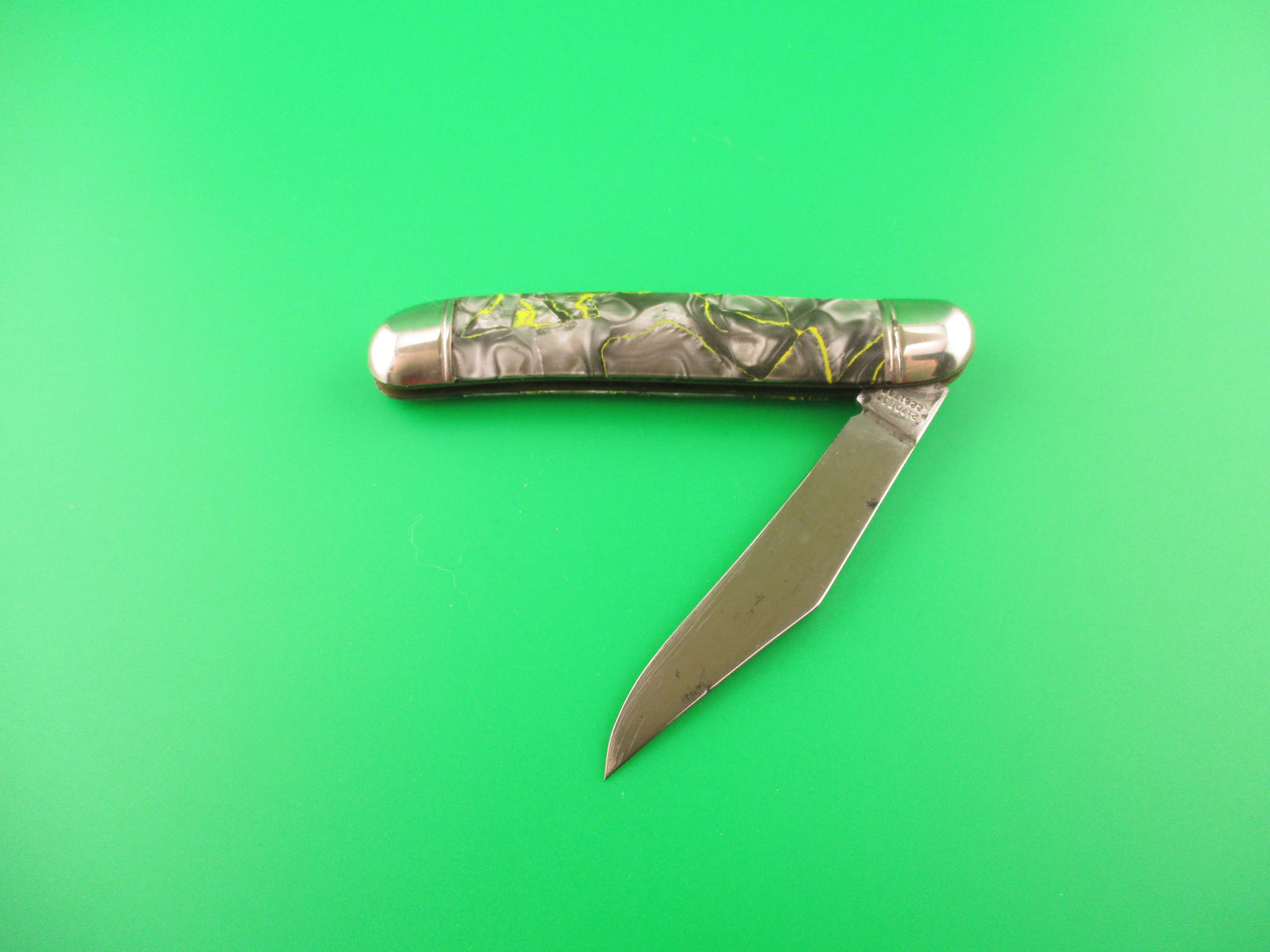 Hammer Brand Imperial Serpentine Jack Silver pearl Yellow streaks switchblade knife