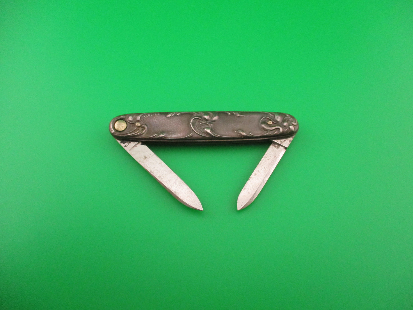 z PRESS BUTTON KNIFE CO Sterling Silver Embossed Swirls antique automatic knife