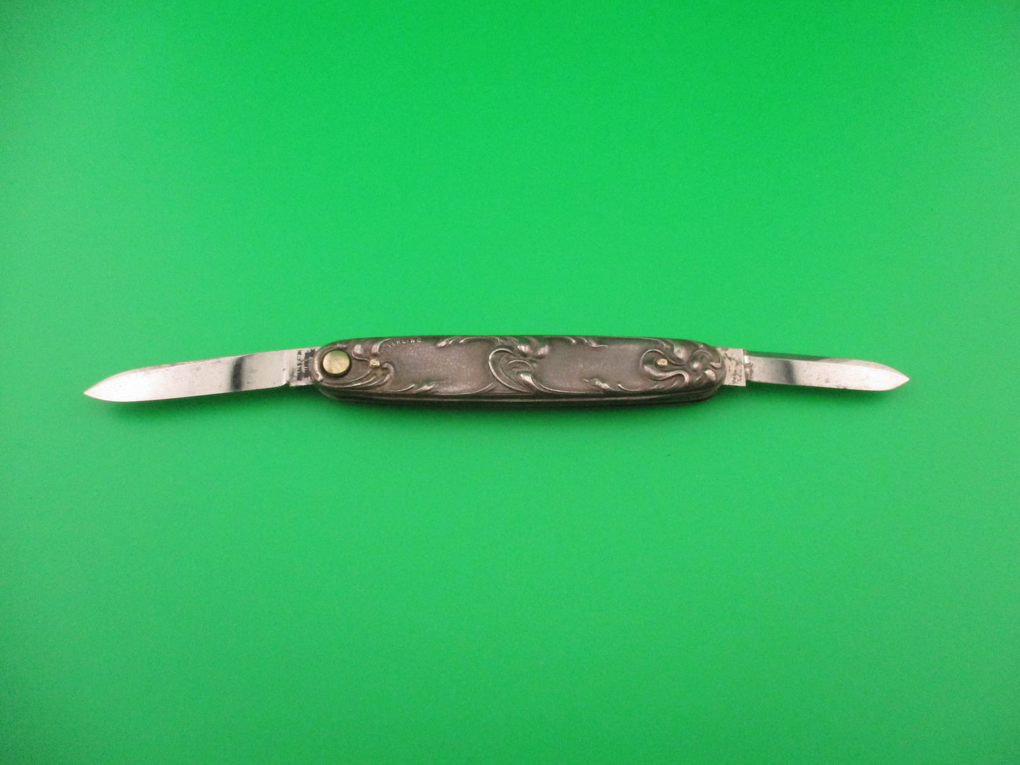 z PRESS BUTTON KNIFE CO Sterling Silver Embossed Swirls antique automatic knife