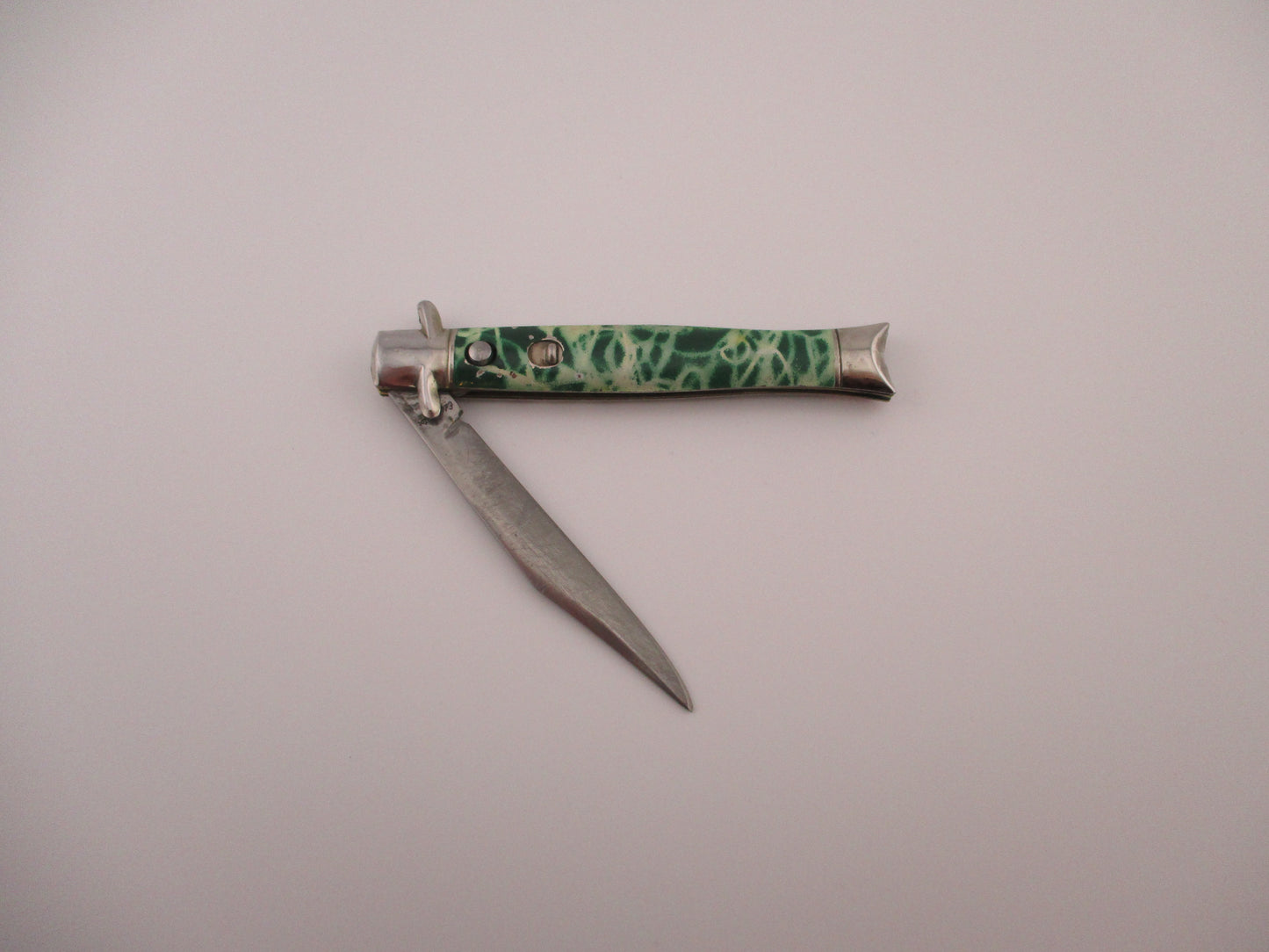 Edgemaster USA Tinny Bowtie Green & white fishtail vintage 1940s automatic knife