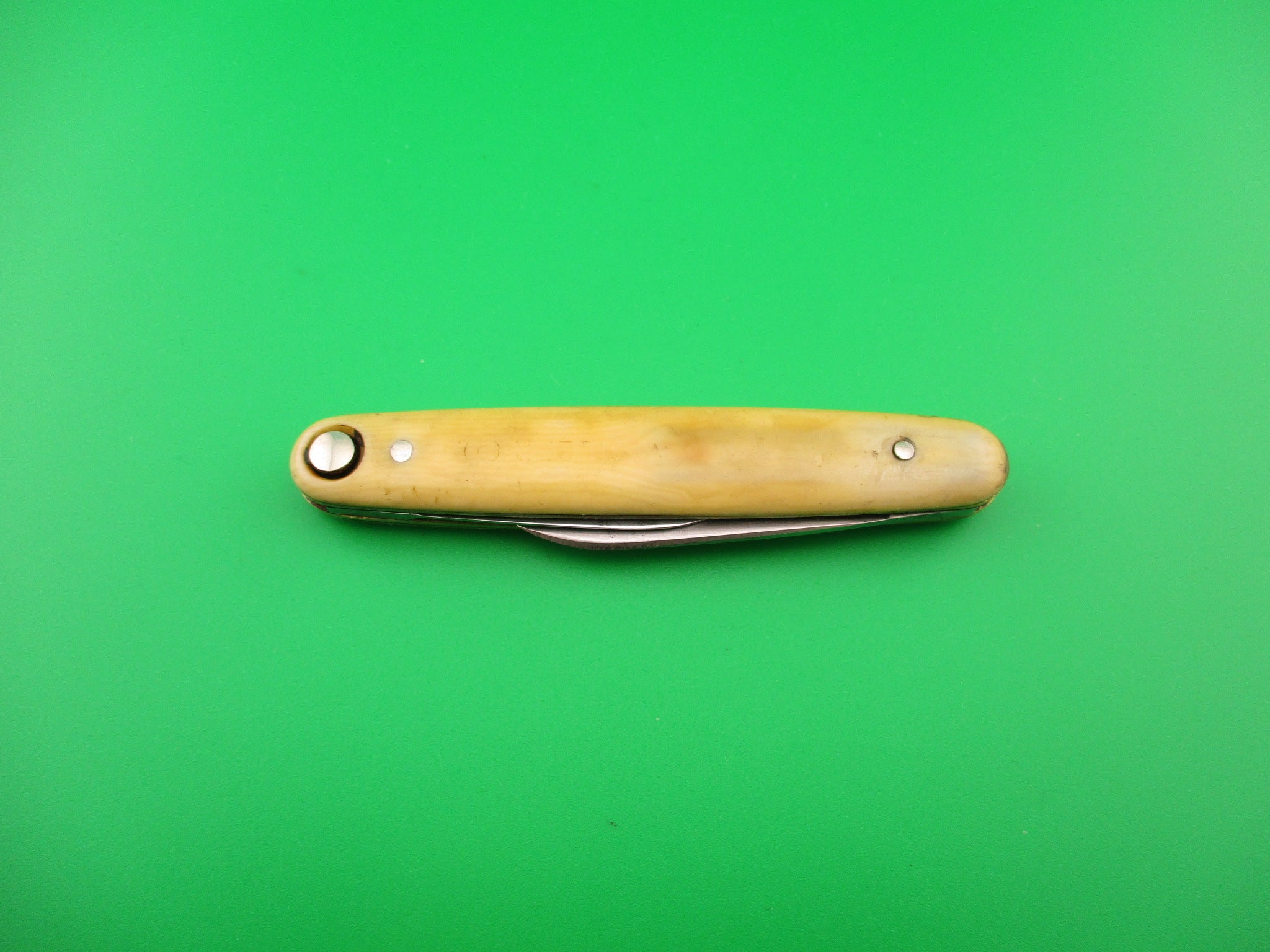 PRESS BUTTON KNIFE CO WALDEN, NY Medium double Ivory Cell switchblade ...