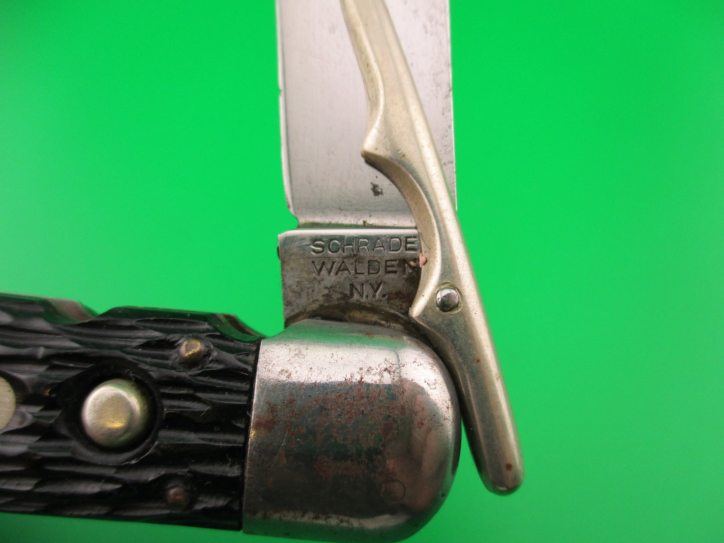 Schrade Walden #153 Hunters Pride Folding guard switchblade knife