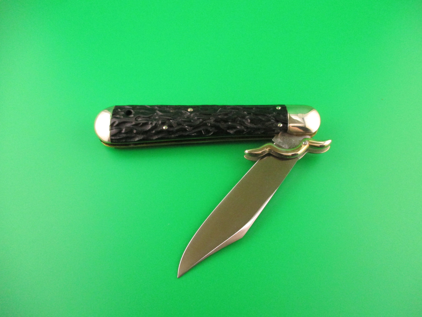 Flylock Vintage Hunter Lazy W folding guards Antique automatic knife