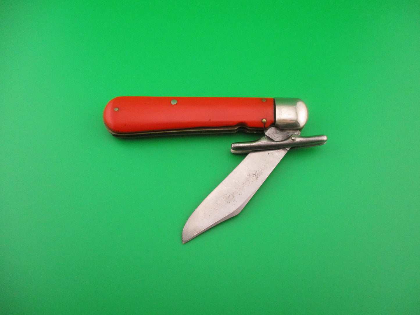 Schrade Walden Craftsman 9540 Vintage 1950 Red folding guard automatic knife