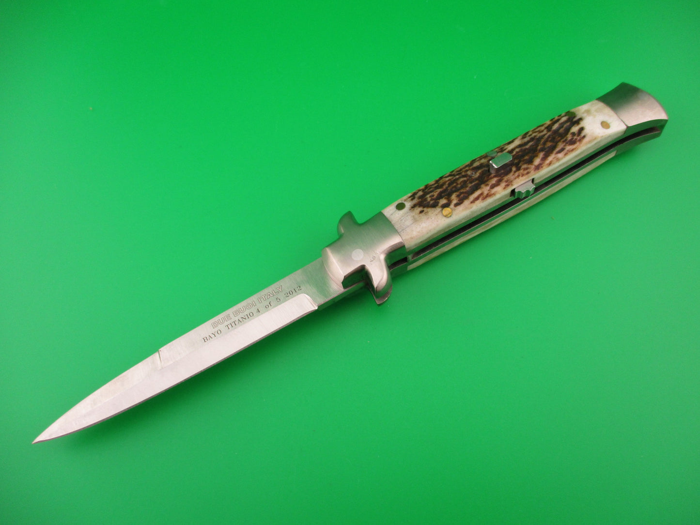 DUE BUOI 23cm Italian Limited edition Titanio 4 of 5 Stag 2012 automatic knife