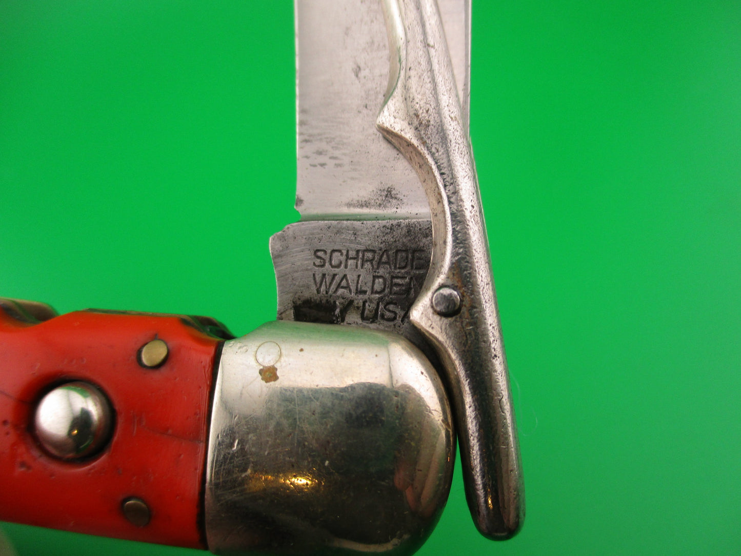 Schrade Walden Craftsman 9540 Vintage 1950 Red folding guard automatic knife