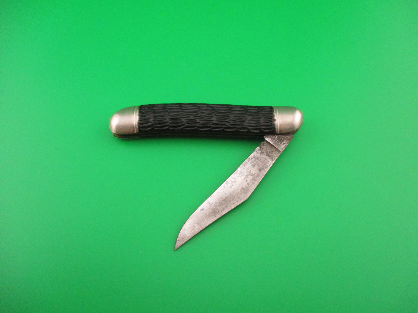 Hammer Brand Imperial Serpentine Jack Black jigged vintage switchblade knife