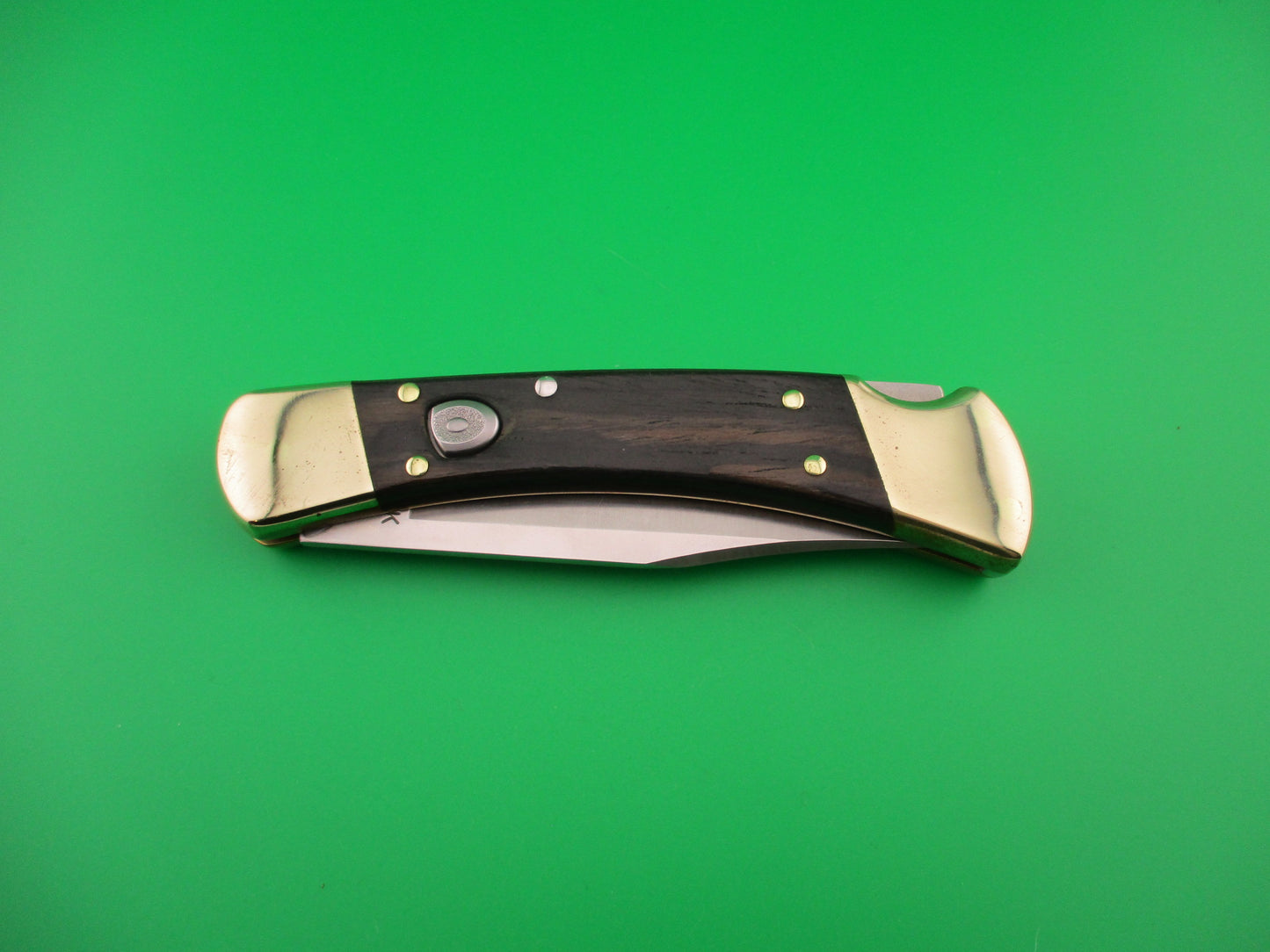 z BUCK 110 Automatic New in Box with Leather Sheath Hardwood scales