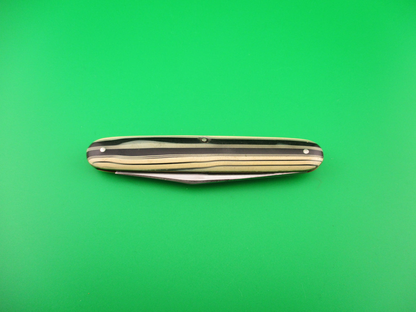 Schrade Cut Co #1404H Single Jack Black & White Celluloid switchblade knife