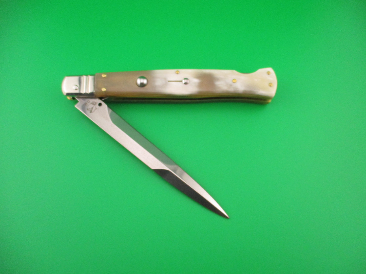 D.M. Dolphin 28cm Italian SHARK Bayonet lockback Honey & Cream automatic knife 5mm