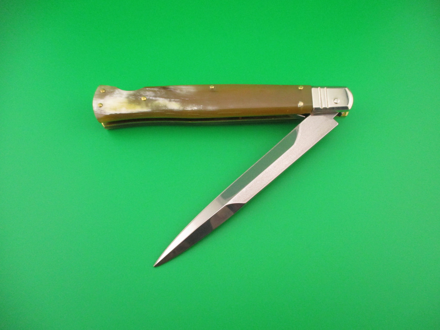 D.M. Dolphin 28cm Italian SHARK Bayonet lockback Honey & Cream automatic knife 5mm