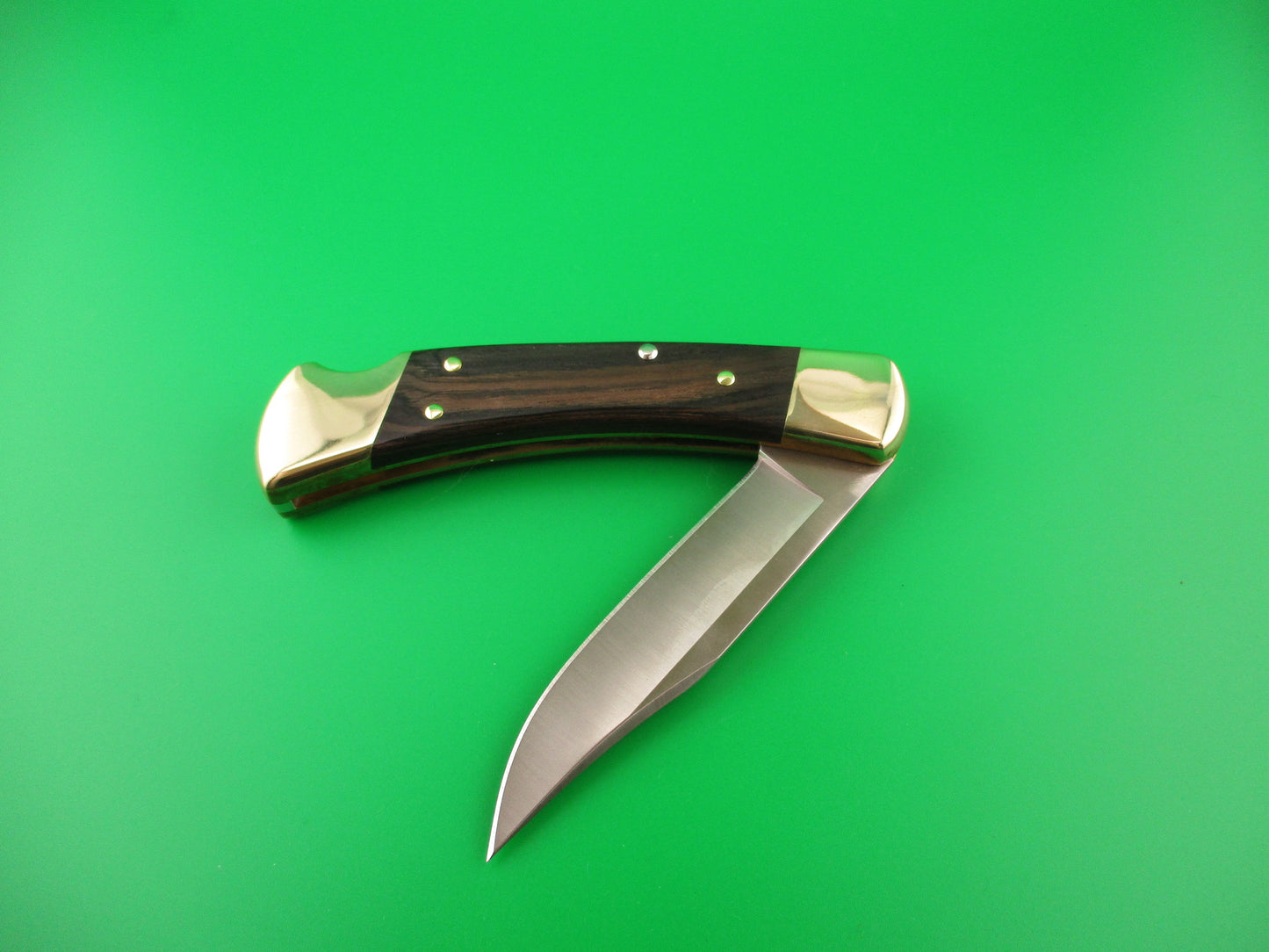 z BUCK 110 Automatic New in Box with Leather Sheath Hardwood scales