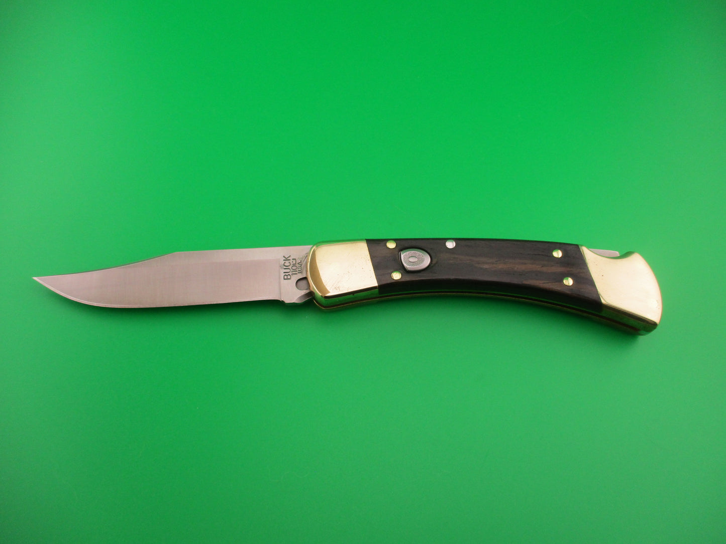 z BUCK 110 Automatic New in Box with Leather Sheath Hardwood scales