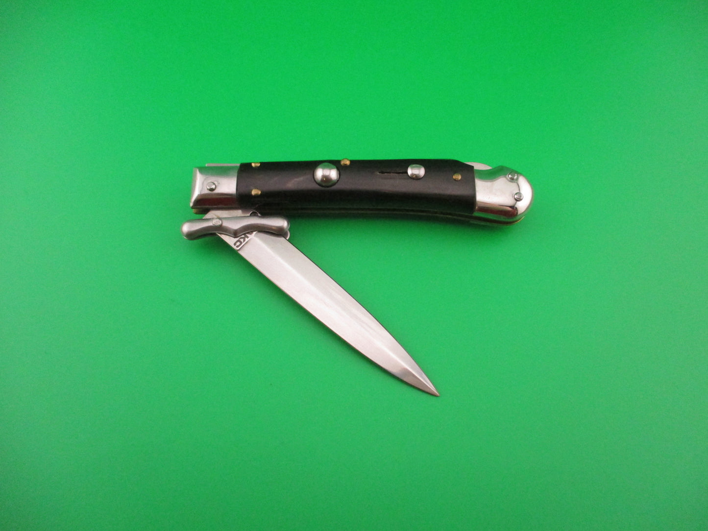 z AKC ITALY 19cm Italian Medici Swing Guard Horn handled automatic knife