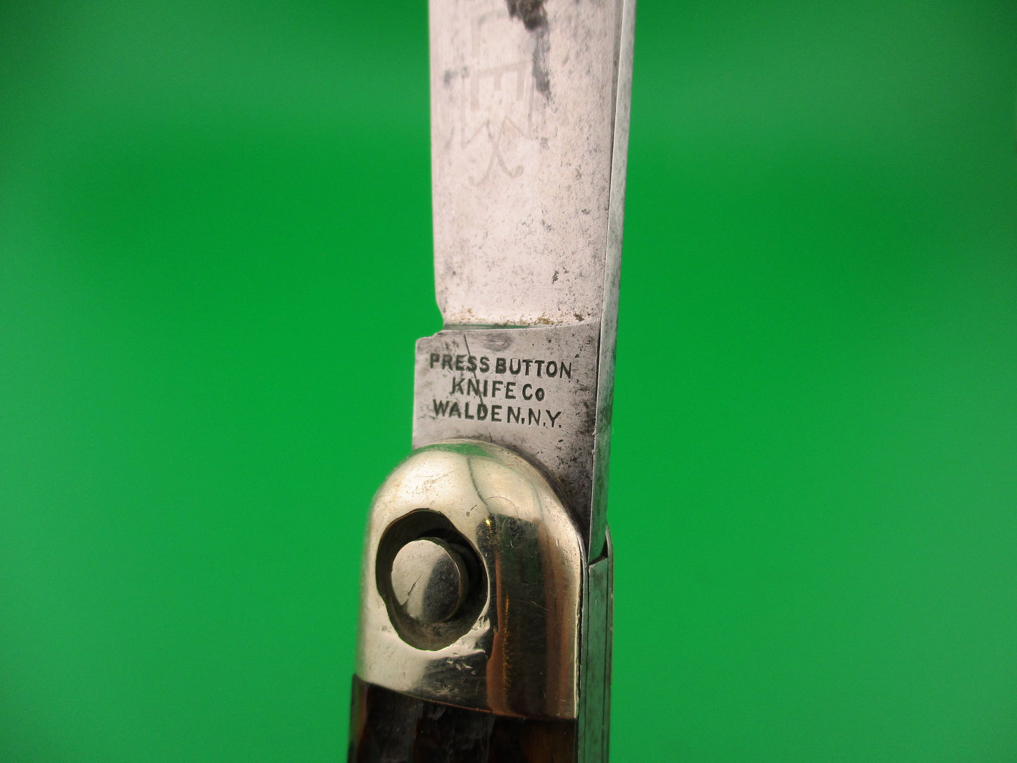 Press Button Knife Co #1000 INVINCIBLE antique switchblade knife good etch