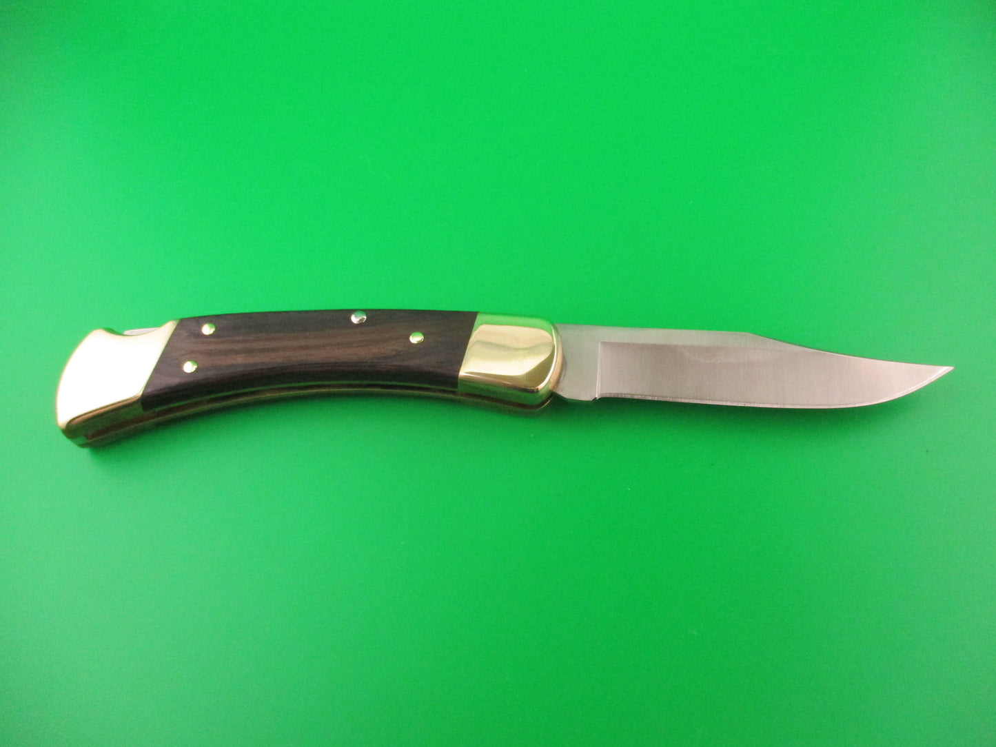 z BUCK 110 Automatic New in Box with Leather Sheath Hardwood scales
