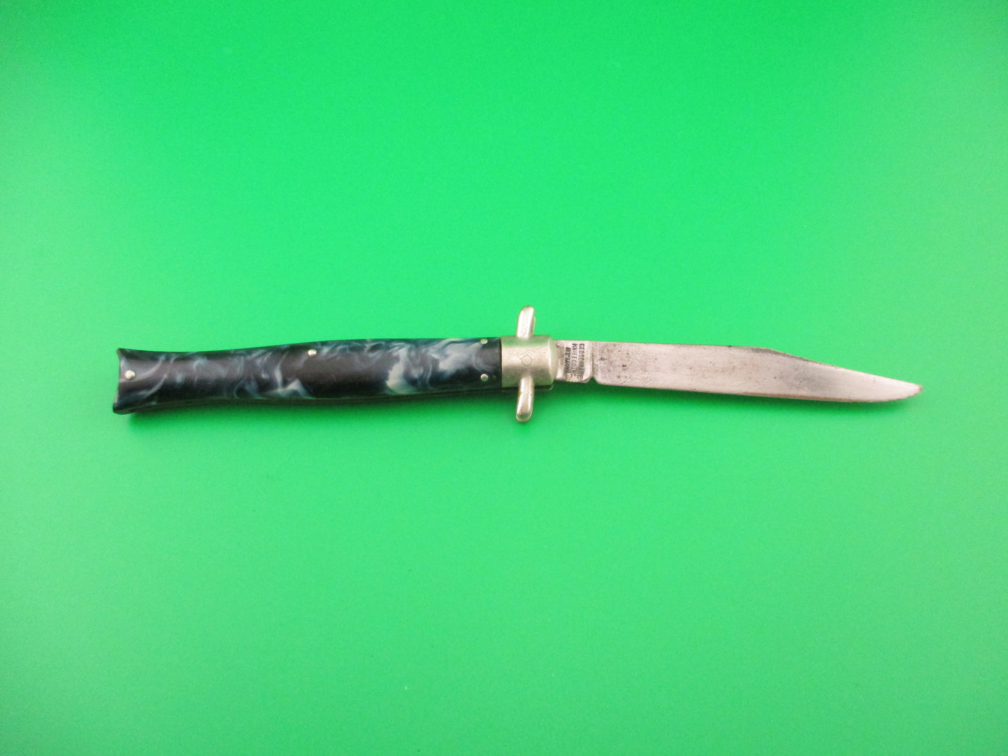 PRESTO PAT JAN 30, 40 Bowtie #5500 Blue & white Swirl vintage automatic knife